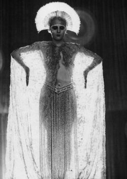 thewisecrackingtwenties:ICONIC BRIGITTE HELM in Metropolis (1927) directed by Fritz Lang.  painted-face.com  