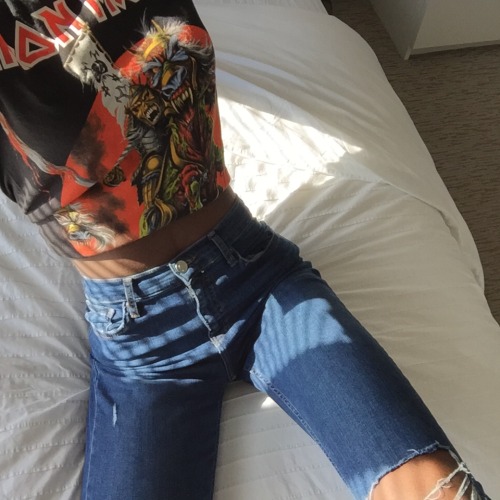 https://lzve.tumblr.com/post/147240561126