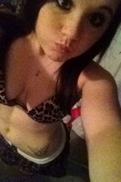 jpangel101:  Hot kik girl Zoe sends pics