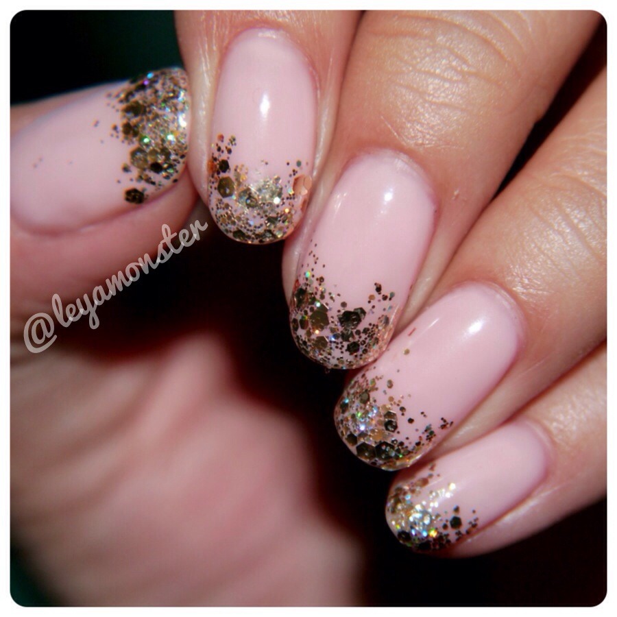 Gold tips. Facebook: KattClaws
IG: @leyamonster/@kattclaws
Store: KattClaws.Bigcartel.Com
Twitter: @Katt_Claws