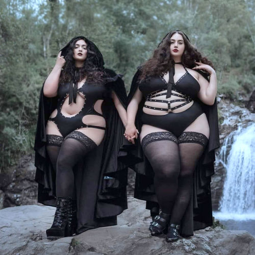 neptitudeplus: Whether or not these gorgeous, chubby goth gals are witches, I’m happily under their 