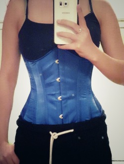 waistedwaist:Feels like I’m done with seasoning! Super comfortable and wearing for longer with every day #corseting #corsettraining #waisttraining #orchardcorset