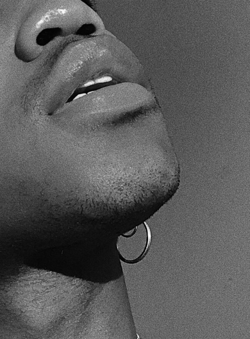 66lanvin:  deluxewhore:Mouth to mouth LIPS like SUGAR………..No.1