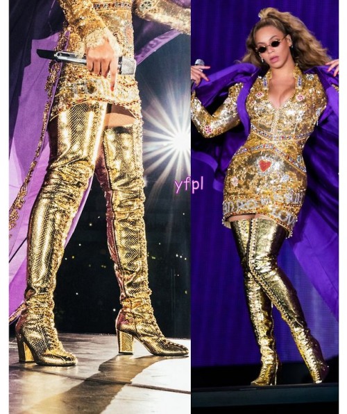 yoncefashionpl:    Beyoncé wearing SERGIO ROSSI custom made boots during On The Run Tour II 🐝 