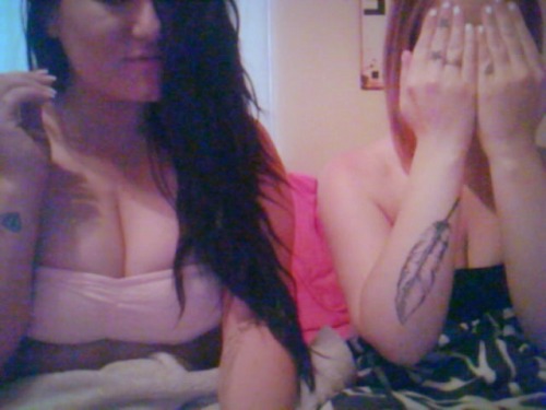 guam-afterdark: lotzoflust: Hehe bestfran time ❤  My 2 favorite women on tumblr!