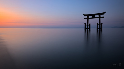 [ Morning Glow ] 27mm, f/13, ISO 100, 30sec Taken at Shirahige Shrine. 滋賀県 白鬚神社にて。