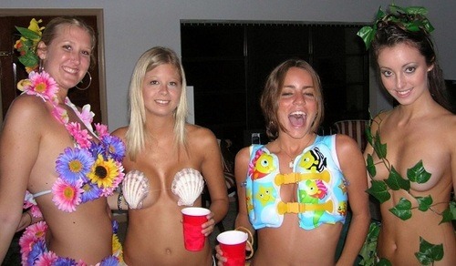 partysluts-tannedbutts:  Halloween