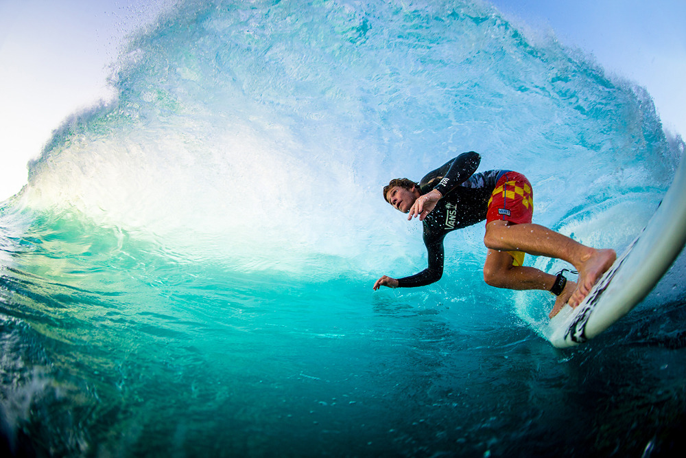 highenoughtoseethesea:Kawai Lindo, Nate Florence, John Florence - Deep and deep.Photos: