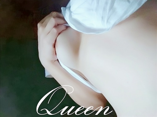 crazyqueensexygirl: 最近很多人問我胸部多大？？♥♥♥ 嘻~你說呢?? D?