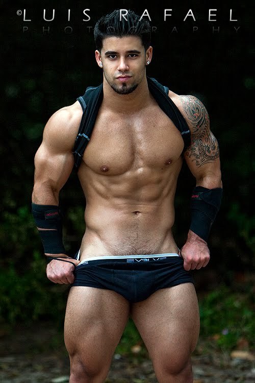 hotmensecretfolder:  hot men secret folder how about a random?