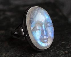 xshayarsha:    The Romans admired moonstone, as they believed it was born from solidified rays of the Moon.   