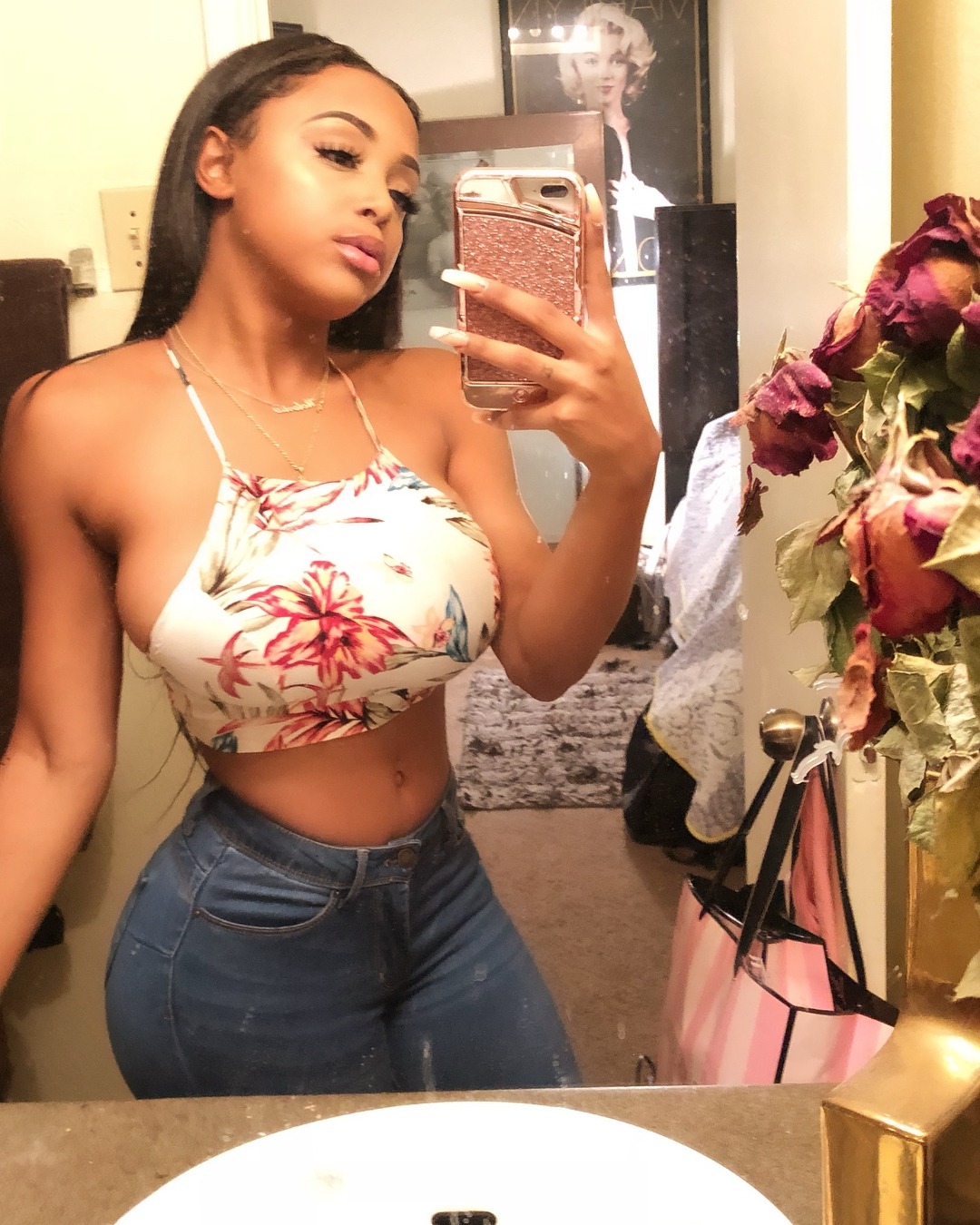 intimatehoneys:  @victoriasbackbih