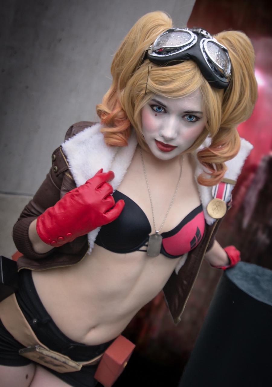 bestcosplaybabes:  Harley Quinn