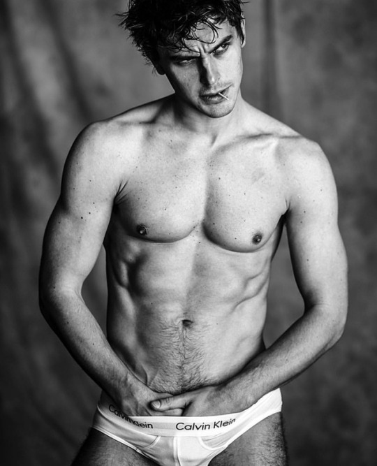 homofied: homofied:   Antoni Porowski   