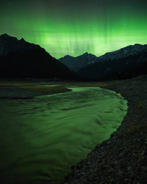 paulzizkaphoto:Did you know? In 2011, Jasper, Alberta, was designated as a Dark Sky Preserve (the second-largest in the world!) by the Royal Astronomical Society in Canada, due to its limited light pollution that creates ideal conditions for dark sky