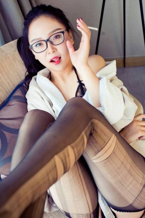 wxzk: 出各类恋足资源和柚柚视频，另有长期稳定免费的梯子出售，有意购买者自己加扣1379835781，不买勿加，闲人勿扰。