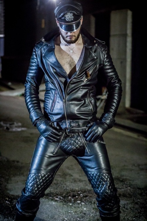 mattspike:Night shooting - photographer : me … #leatherjacket #gayleathermen #gayfetish #gayleather