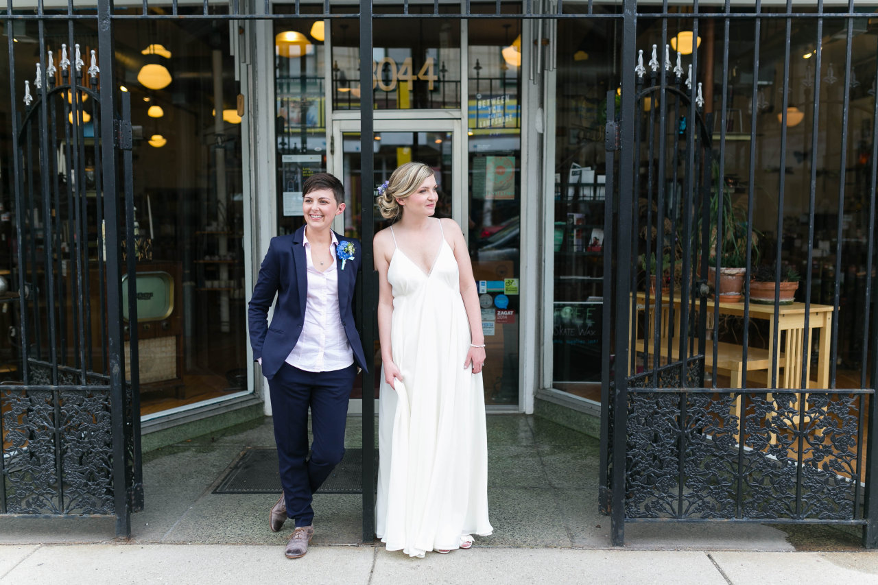 aphrodisiac-effect:  liquorinthefront:  Jen and Carien, by Emilia Jane Photography