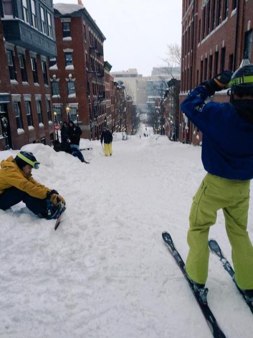 queenbetsy: yesofcoursezayn: New ski slope: Beacon Hill in Boston. i saw this on snapchat and i&r