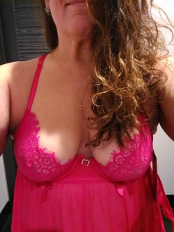 coloradohotwife43:  Who wants to unwrap me