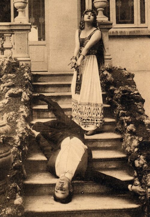 draculasdaughter: Lyda Borelli in Rapsodia satanica (Nino Oxilia, 1915/1917)