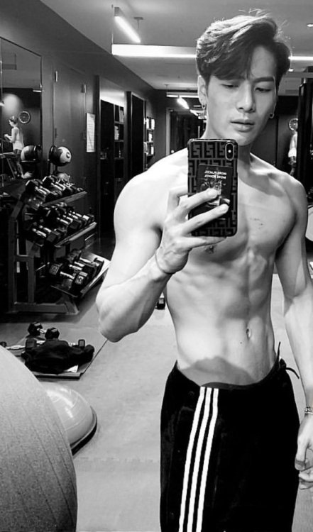 jinyoungsir: jack777: Shirtless Jackson Appreciation Post