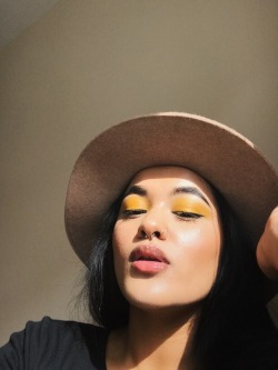 wolfyung:  Hello yellow eyeshadow