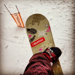 mattbrownpro:  Mountain hangs #boarding #snowboard