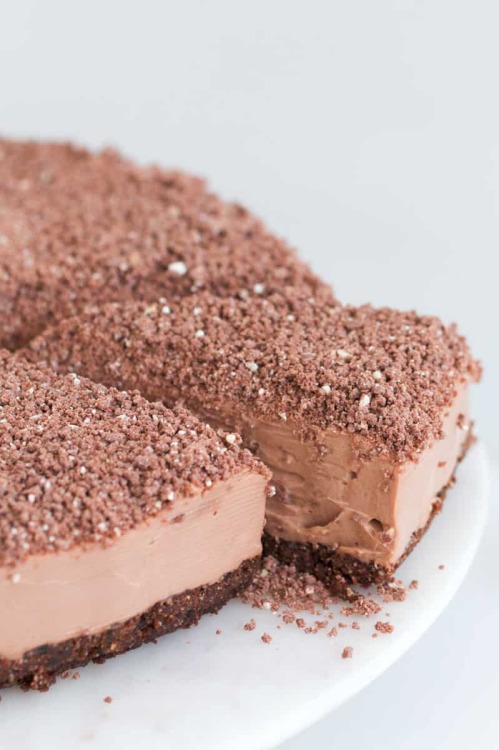 foodffs:  TOBLERONE CHEESECAKEFollow for recipesIs this how you roll?