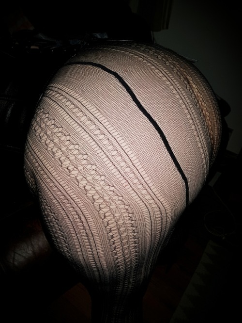 #MILF #bbw who wants to slap my bum..