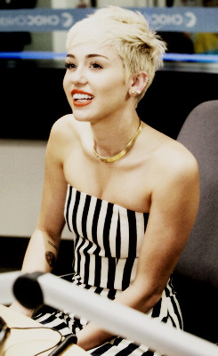 whiniestbaby:  Miley Cyrus on “On Air With Ryan Seacrest”