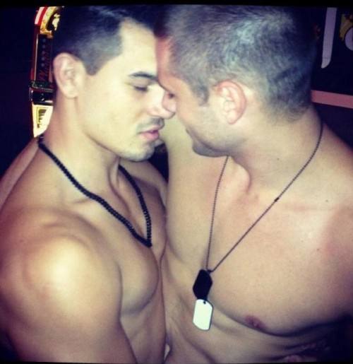 hotwebdudes:  http://hotwebdudes.tumblr.com/