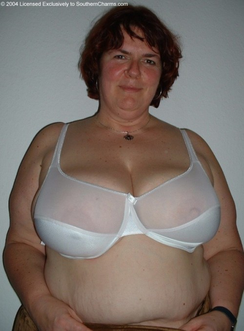 velmu: she is hot……