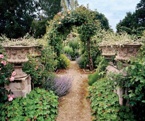 gardengallery:Dries Van Noten‘s garden in Lier.