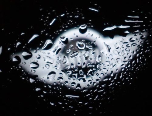 Mini Cooper drops logo· · · #photographer #water #logo #cooper #photography #drops_perfection #gra