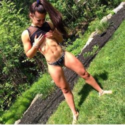 musclegirlsinmotion:  Muscle Girls In Motion