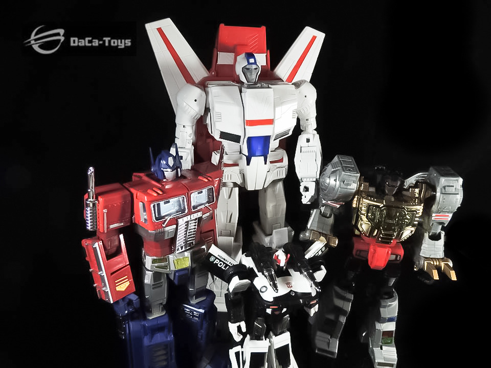 kkalcollection:  aeonmagnus:  DaCa Toys Kronos (Skyfire) color prototype.  ALSLBSNAKDLFMNDDJHANDSOME