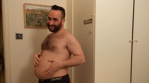 lbgainfat: Pregnant Man Source : YouTube
