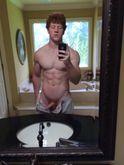 gingerobsession:  More of this wonderful ginger man! WOW! Some sources say his name is Justin? Is that right?