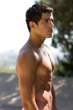 sexy-men-and-boys:  Follow Sexy Men &amp; Boys for more hot guy pics!