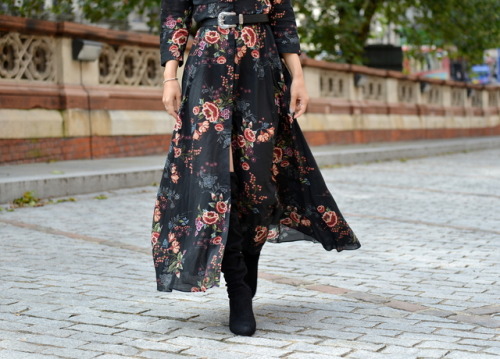 Who says maxi dresses were only made for bright and sunny days? Pop on your over-the-knee boots and 