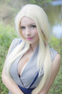 cosplayhotties:  The fifth hokage: Tsunade