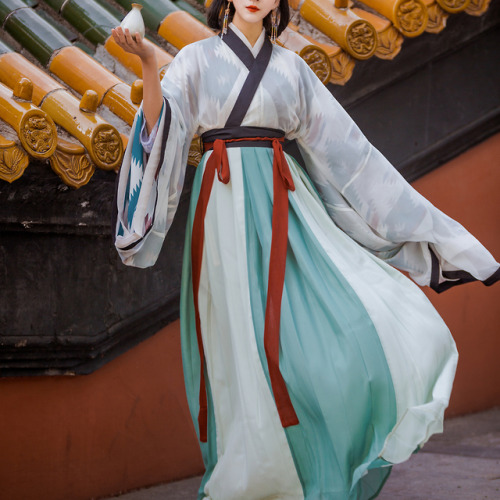 hanfugallery:Chinese hanfu by 彩云间