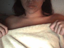 fuck-me-like-you-mean-it-baby:  weird angle is weird  xoxo