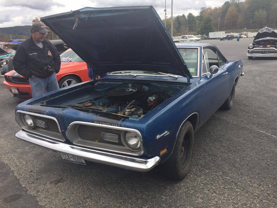 jacdurac:  ‘68 Charger, Barracuda, ‘72 ‘cuda, ‘71 Dart Swinger