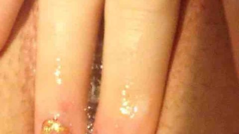 cubbybutzka:  who likes it wet [f]