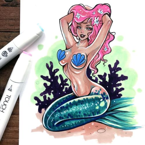 Coral ⚓️ Did you know that mermaids love corals? It&rsquo;s nice to scratch a tail about them❤️&