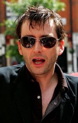 davidtennantontwitter:David Tennant Daily