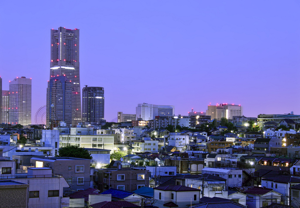 sickpage:  ArutemuEarly morning, Yokohama, 2011