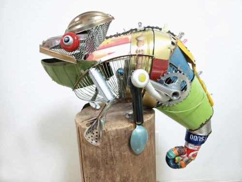 Scrap metal animals by Japanese artist, Natsumi Tomita.